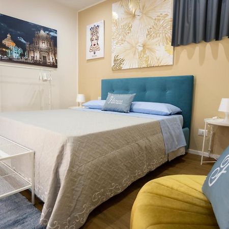 Filomena Charme Luxury Apartment คาตาเนีย ภายนอก รูปภาพ