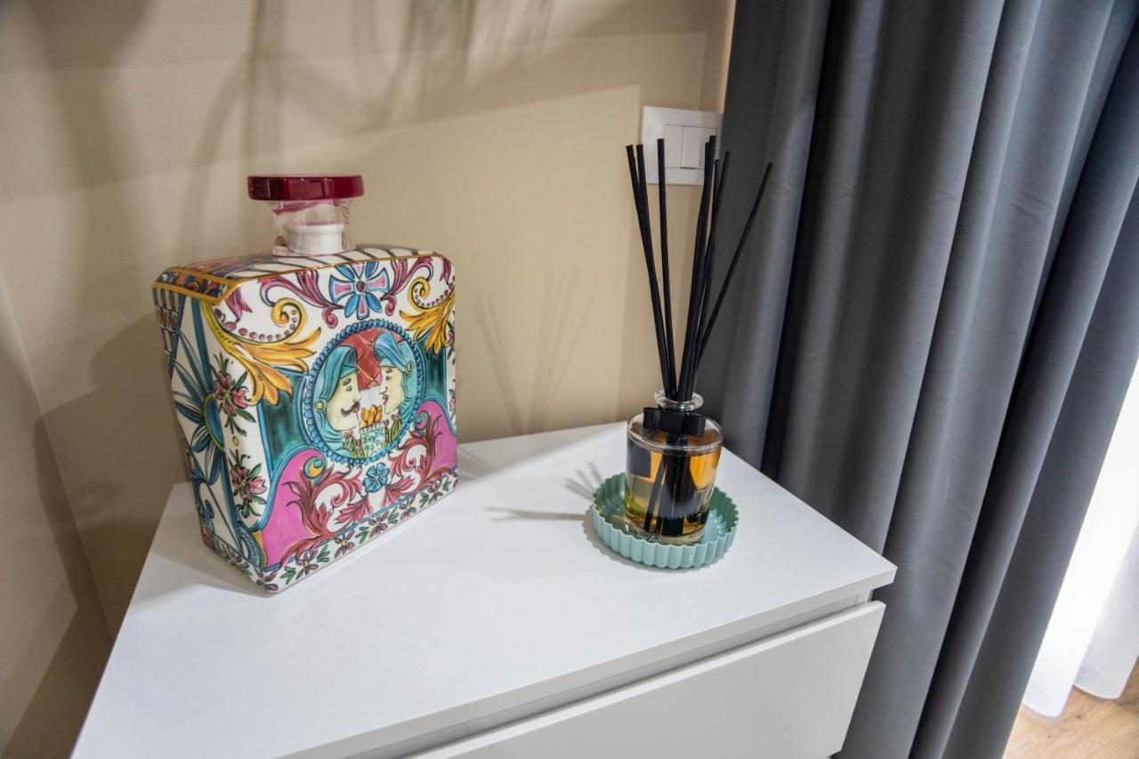 Filomena Charme Luxury Apartment คาตาเนีย ภายนอก รูปภาพ